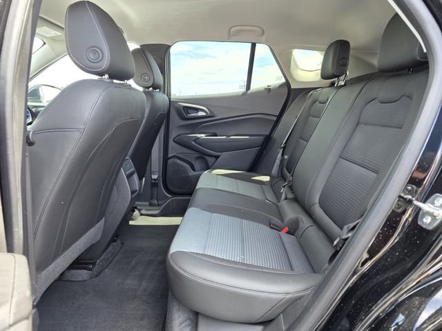 Used 2025 Chevrolet Trax LT FWD image 17