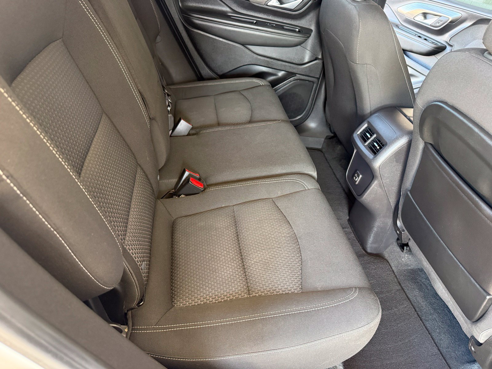 Used 2024 GMC Terrain SLE FWD image 19