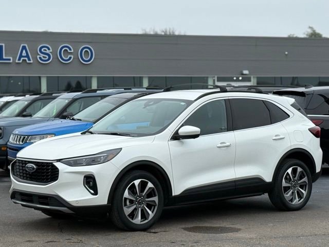 Certified 2023 Ford Escape Platinum AWD/4WD image 33