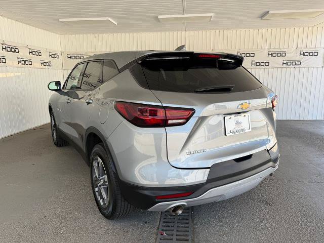 Used 2025 Chevrolet Blazer LT FWD image 2