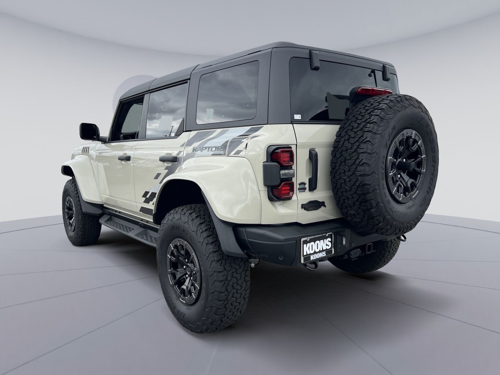 Certified 2025 Ford Bronco Raptor w/ Interior Carbon Fiber Pack AWD/4WD image 4