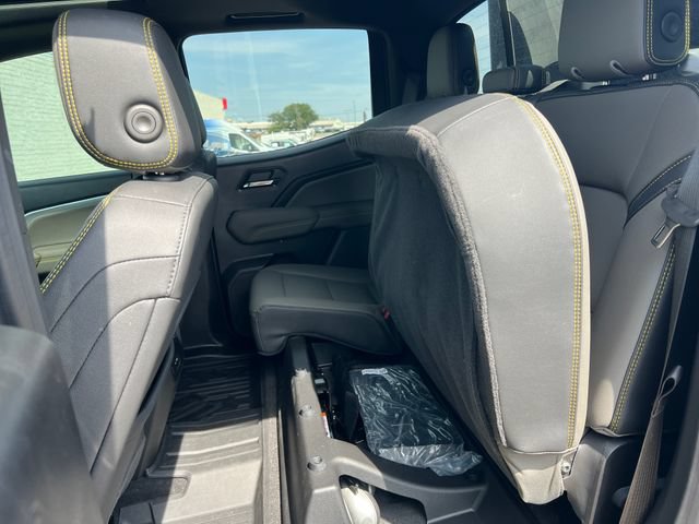 Used 2026 Chevrolet Colorado ZR2 w/ Technology Package AWD/4WD image 40
