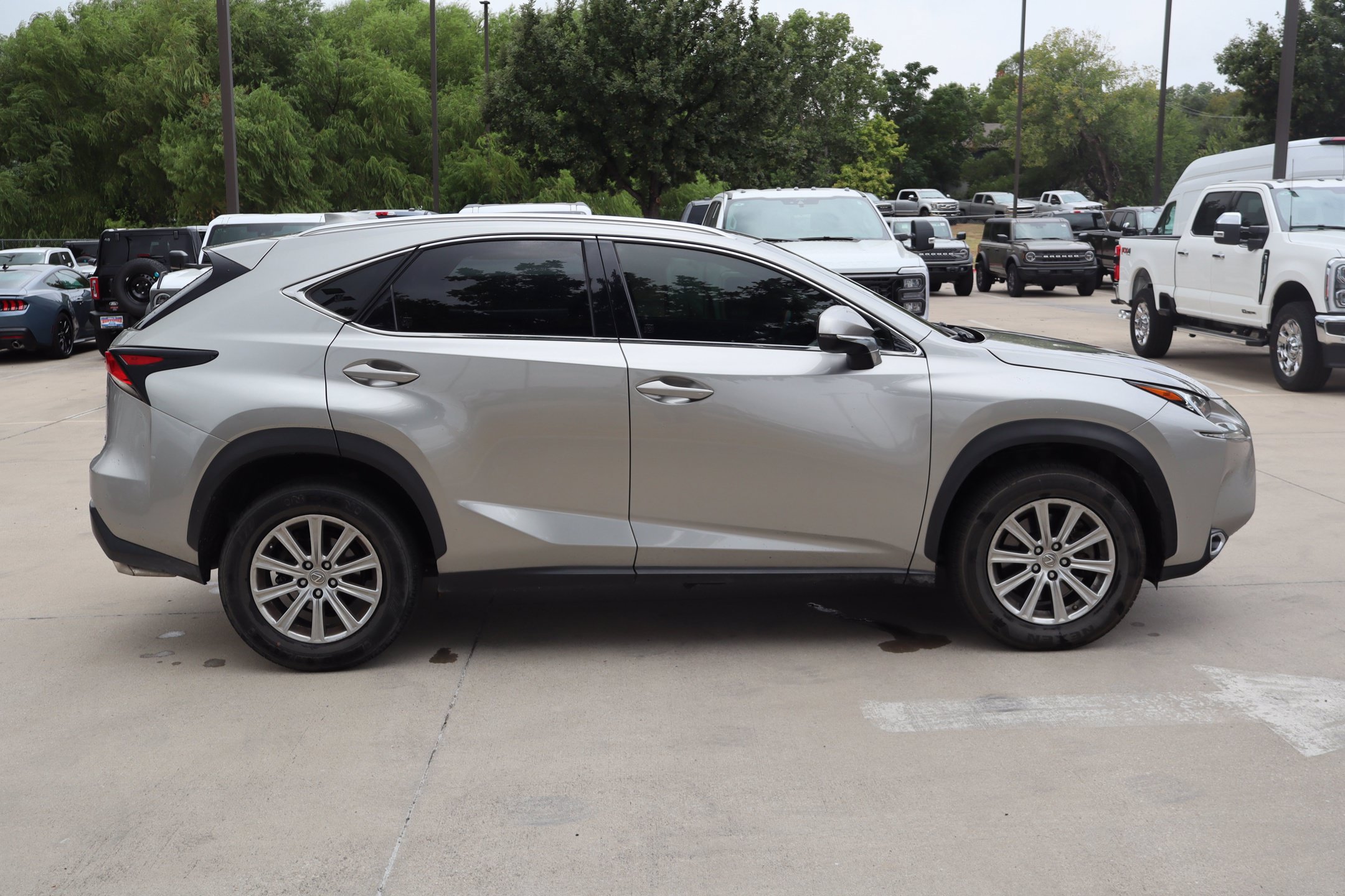 Used 2017 Lexus NX 200t FWD image 2
