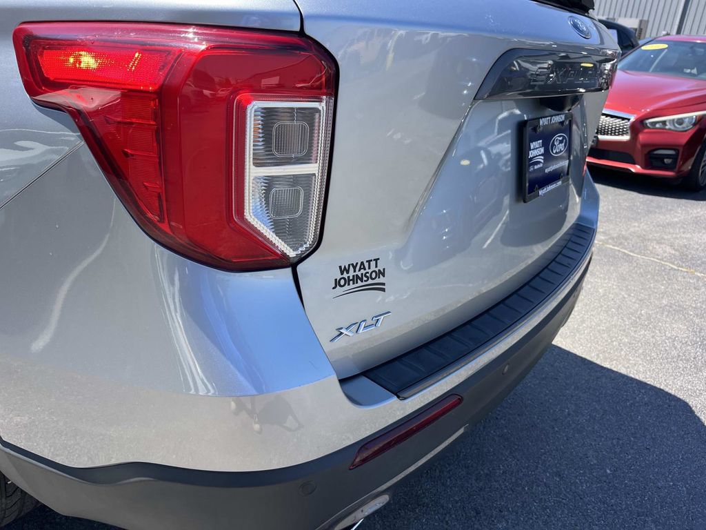 Certified 2021 Ford Explorer XLT w/ Equipment Group 202A AWD/4WD image 12