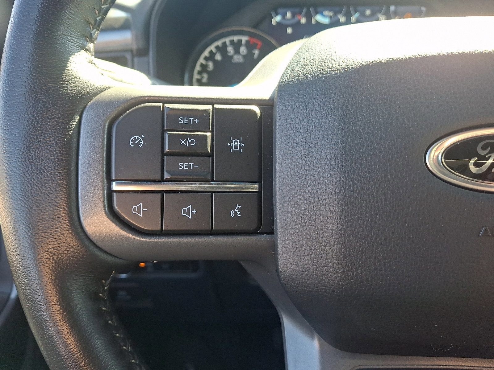 Certified 2022 Ford F150 XLT w/ Equipment Group 302A High image 20