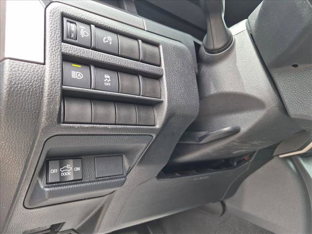 Used 2024 Toyota Tacoma SR5 AWD/4WD image 17
