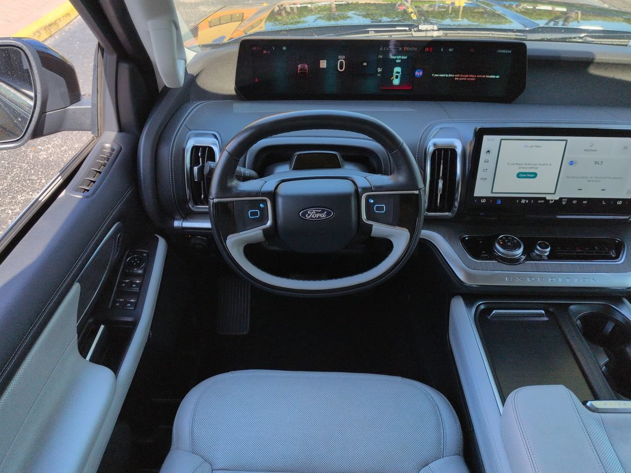 Certified 2025 Ford Expedition Max Platinum w/ Platinum Ultimate Package AWD/4WD image 16