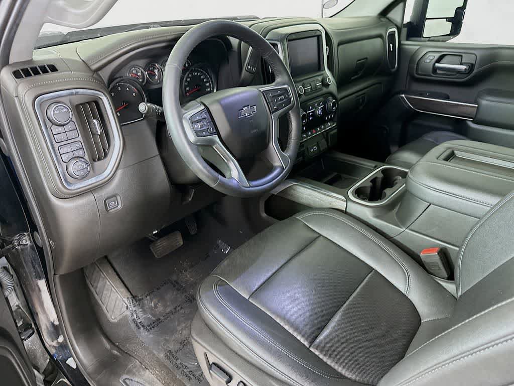 Used 2022 Chevrolet Silverado 2500 LTZ w/ LTZ Plus Package AWD/4WD image 2