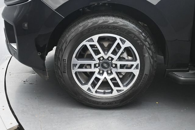Certified 2025 Ford Expedition Active AWD/4WD image 35