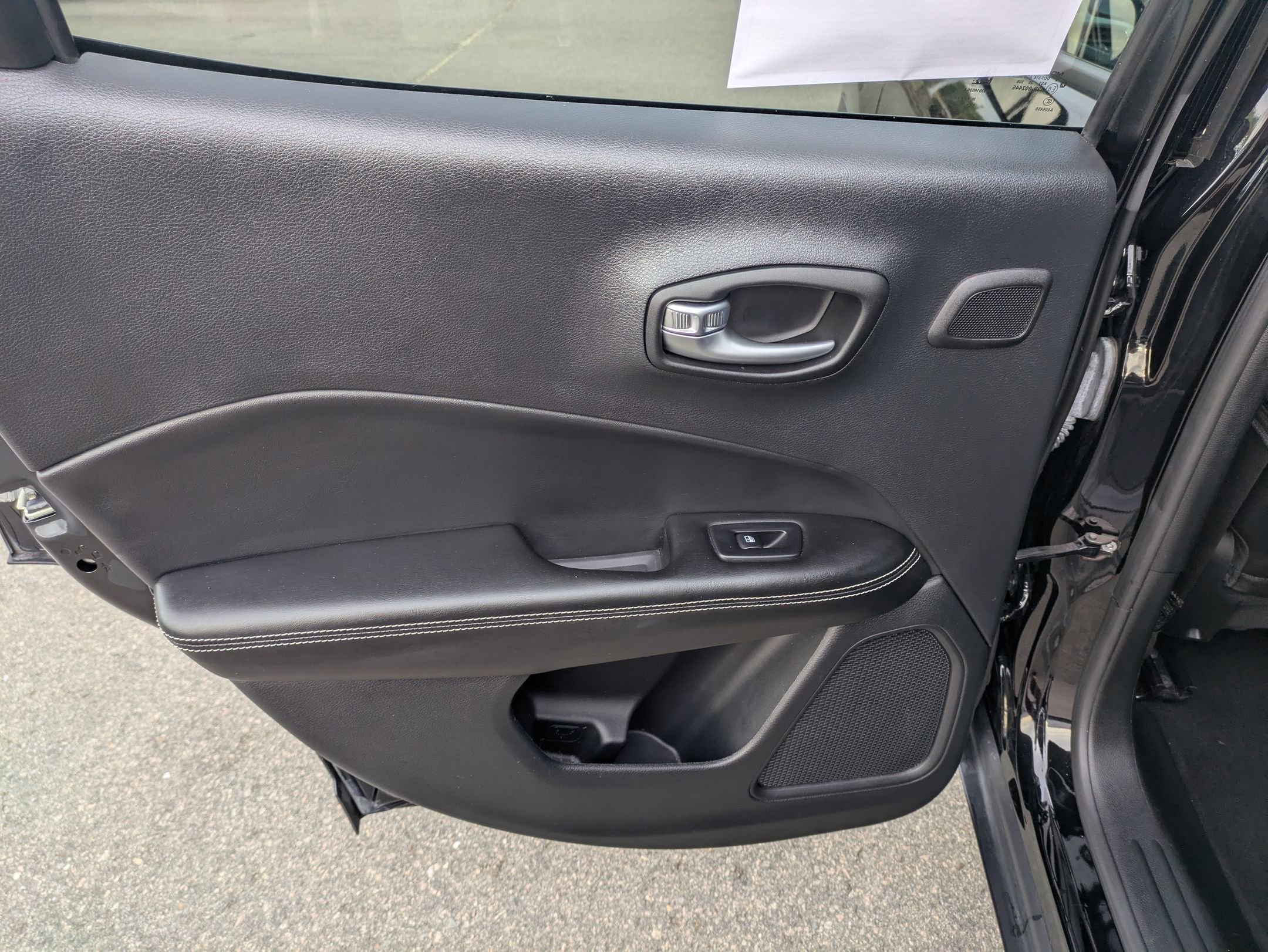 Used 2021 Jeep Compass Latitude w/ Sun and Sound Group image 27