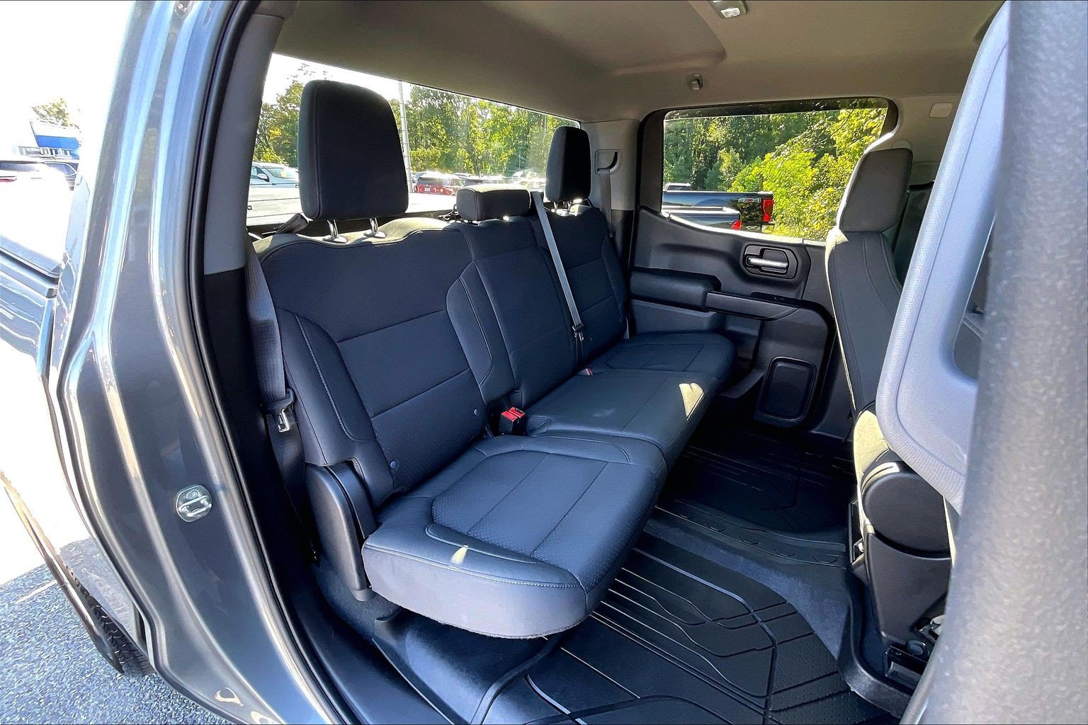 Used 2021 Chevrolet Silverado 1500 Custom AWD/4WD image 27