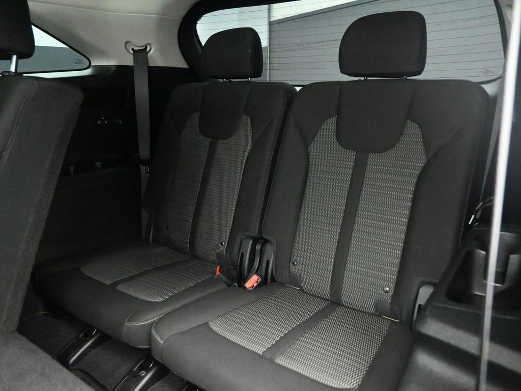 Used 2023 Kia Sorento LX image 49