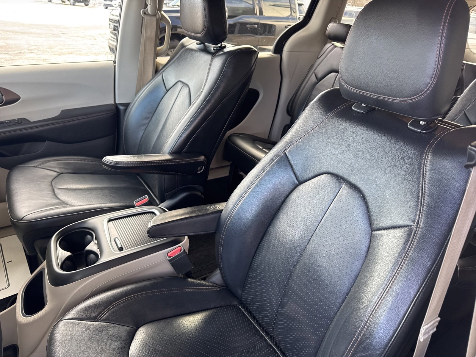 Used 2018 Chrysler Pacifica Touring-L Plus w/ Advanced Safetytec Group image 20