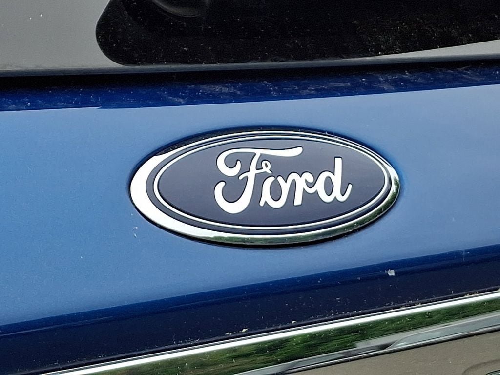 Certified 2022 Ford Explorer XLT w/ Equipment Group 202A AWD/4WD image 30