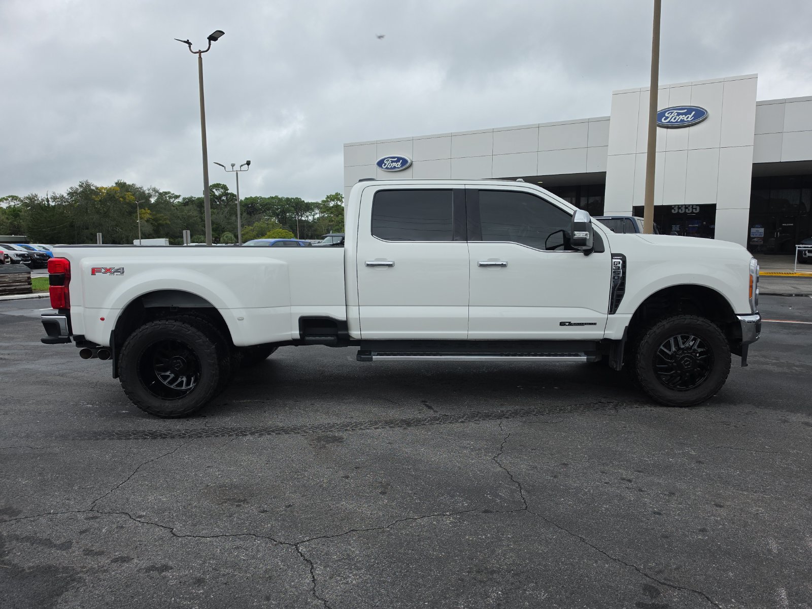 Certified 2023 Ford F350 Lariat w/ Tow Technology Package AWD/4WD image 3
