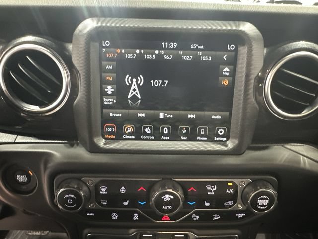Used 2021 Jeep Wrangler Unlimited Sahara AWD/4WD image 16