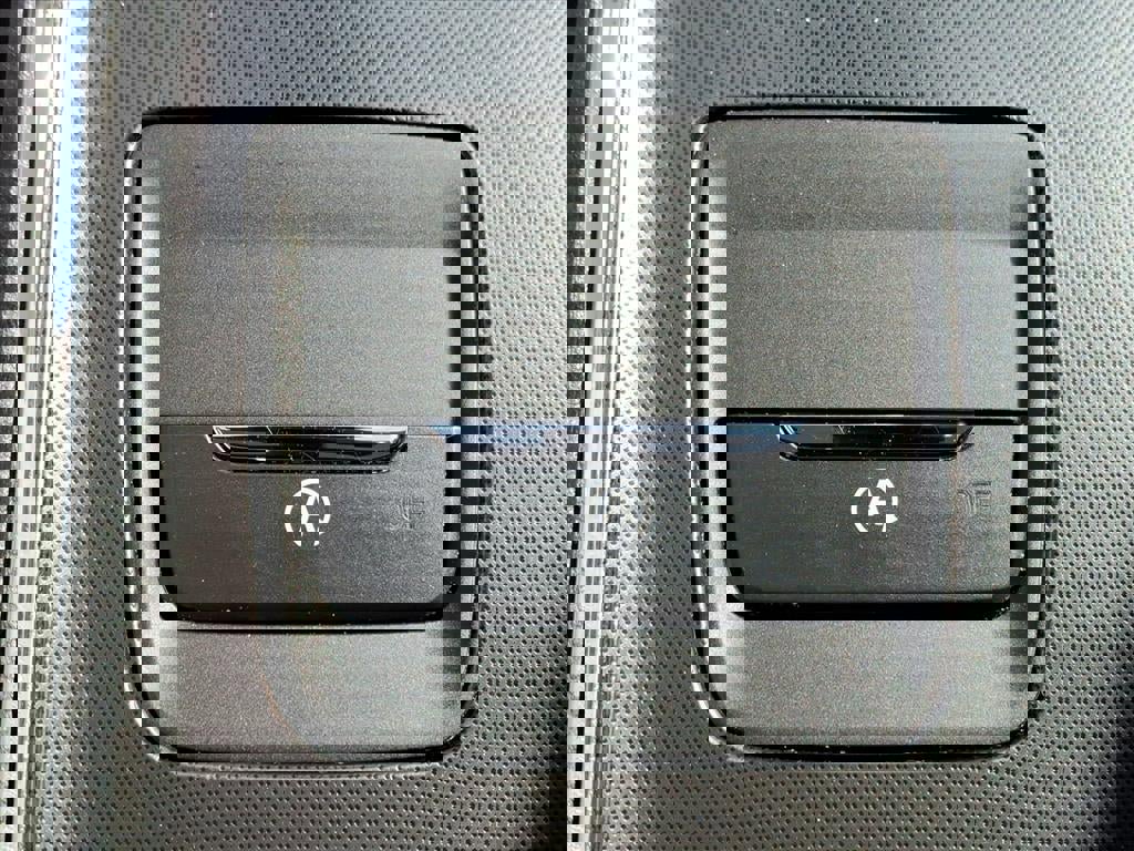 Certified 2024 Ford Edge ST-Line image 21