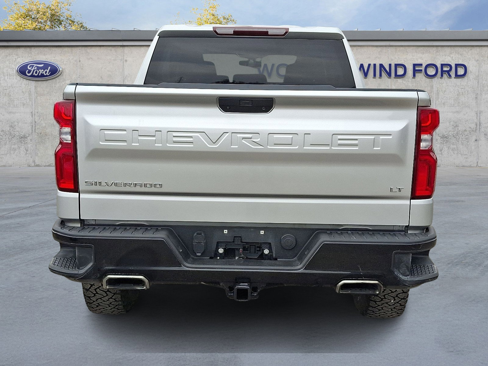 Used 2020 Chevrolet Silverado 1500 LT Trail Boss w/ Convenience Package image 3