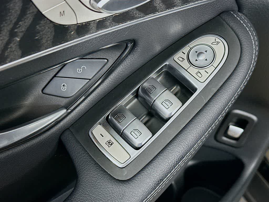 Used 2018 Mercedes-Benz GLC 300 image 30