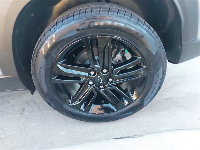 Used 2025 Chevrolet Trax ACTIV w/ Sunroof Package image 33