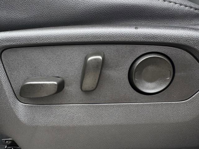 Used 2025 Chevrolet Tahoe Z71 w/ Comfort Package image 25