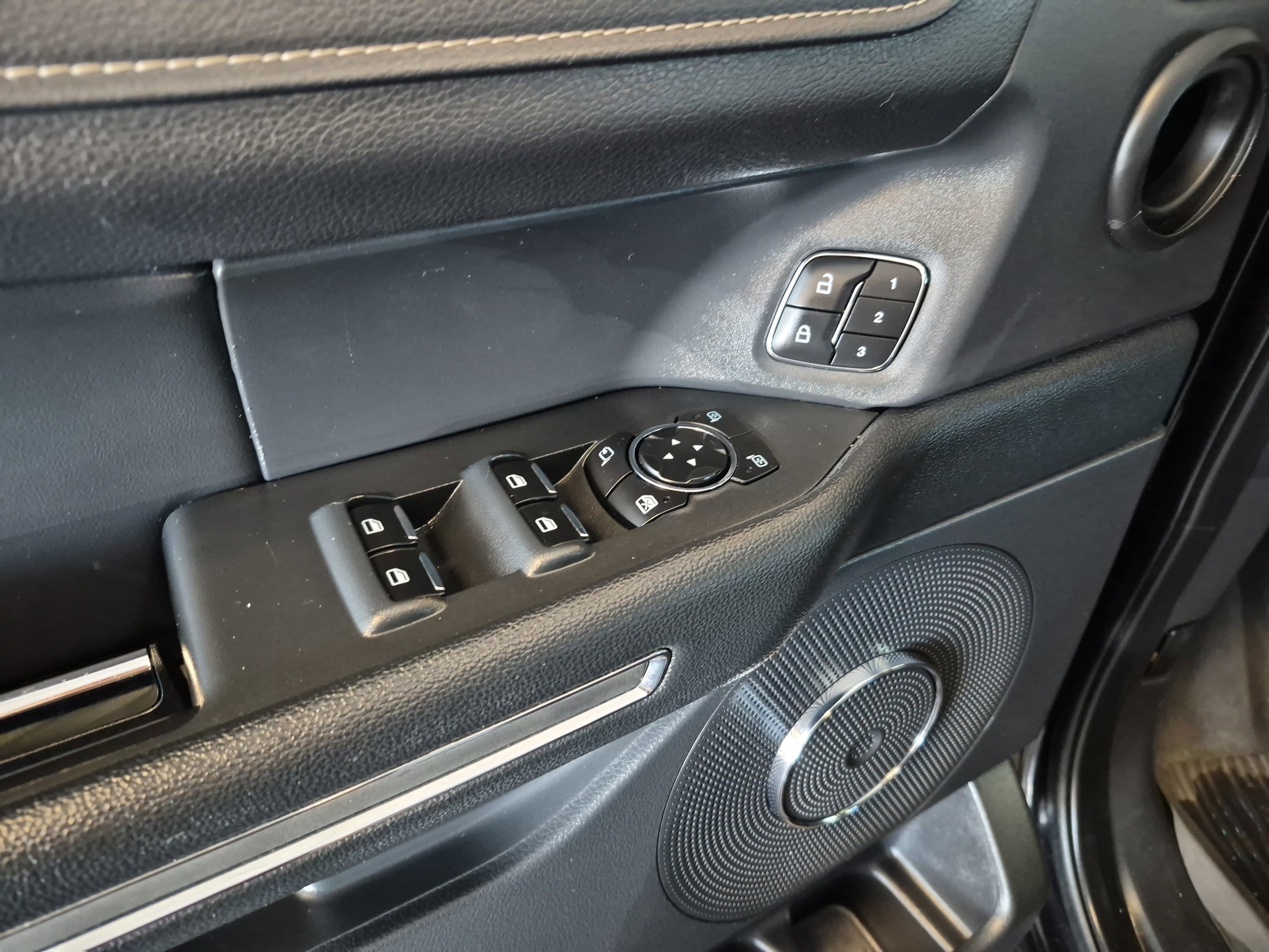 Certified 2024 Ford Expedition XLT image 9