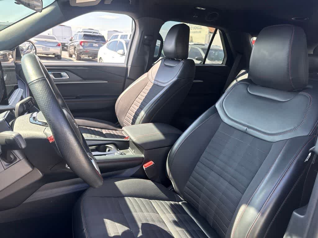 Certified 2025 Ford Explorer ST-Line RWD image 14