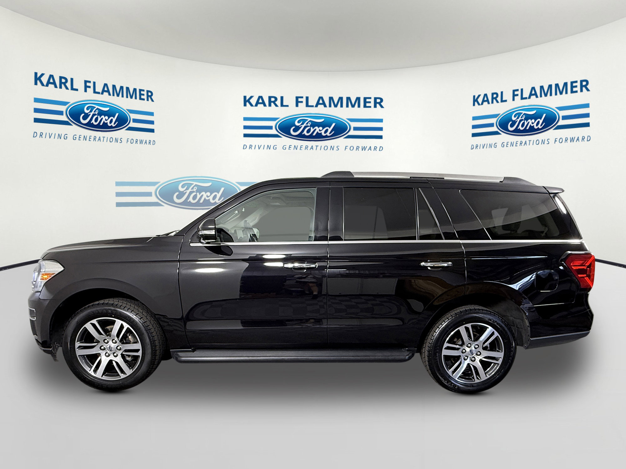 Certified 2024 Ford Expedition Limited image 5