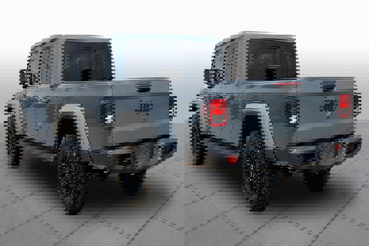 Used 2025 Jeep Gladiator Sport image 12