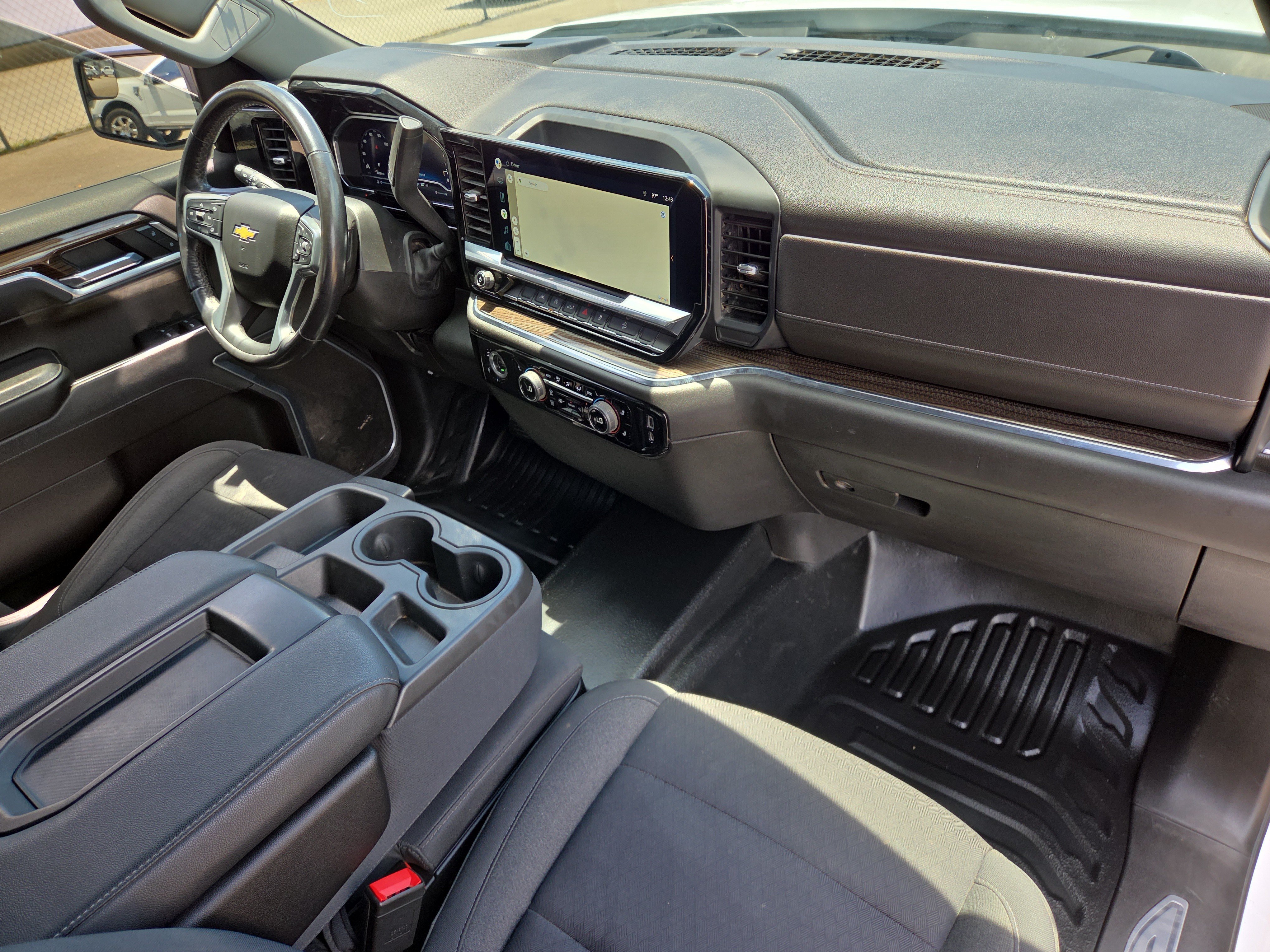 Used 2022 Chevrolet Silverado 1500 LT w/ Z71 Off-Road Package AWD/4WD image 16