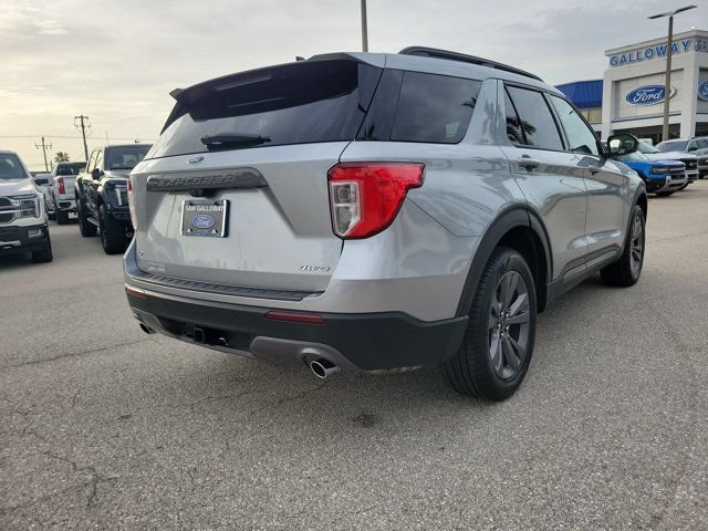 Certified 2022 Ford Explorer XLT w/ Equipment Group 202A AWD/4WD image 6