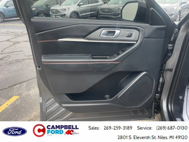 Certified 2025 Ford Explorer ST-Line w/ Premium Package AWD/4WD image 11