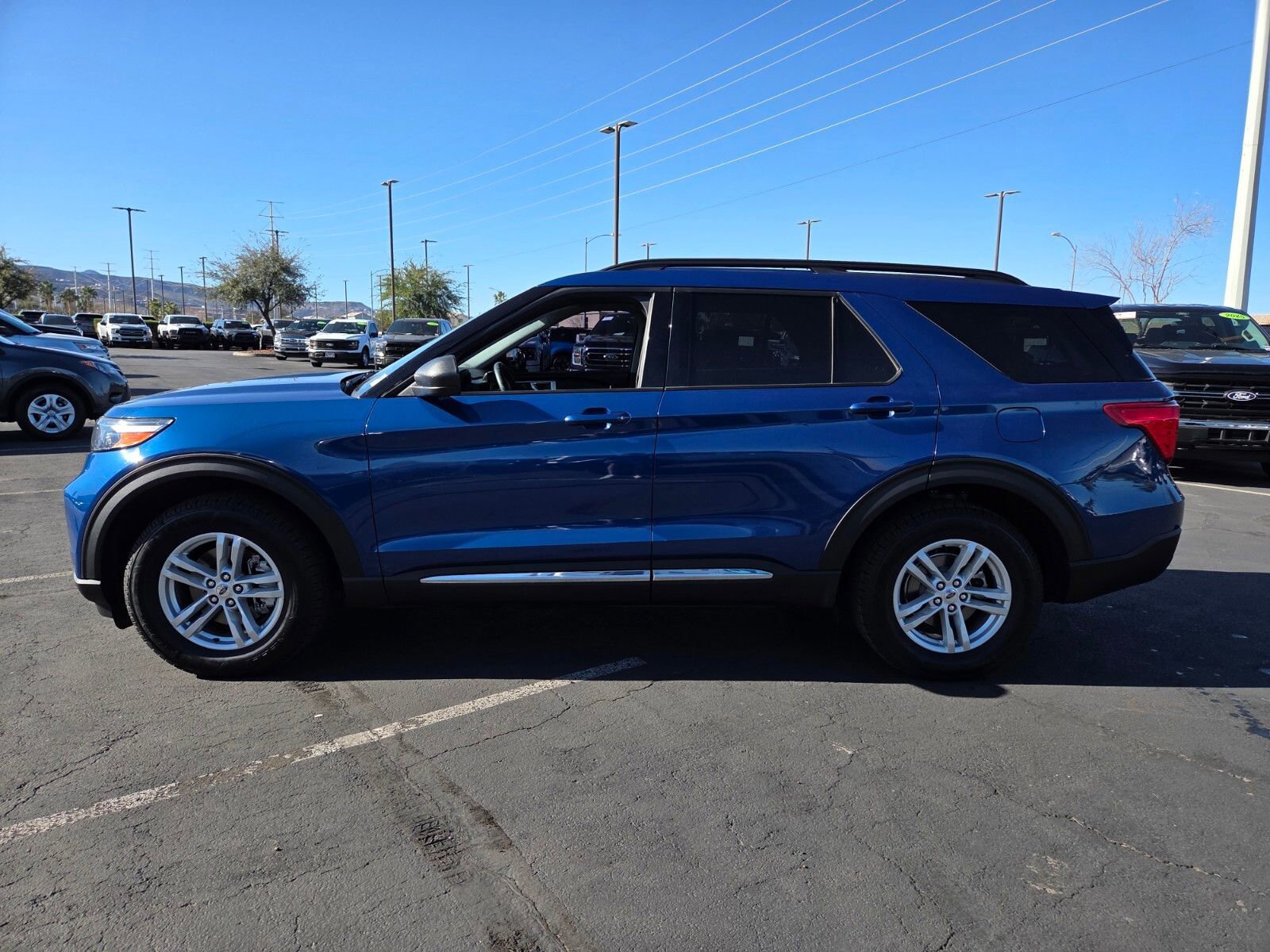 Certified 2023 Ford Explorer XLT AWD/4WD image 2