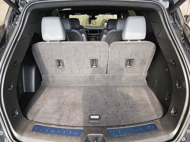 Used 2024 Buick Enclave Premium AWD/4WD image 12