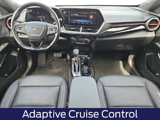 Used 2024 Chevrolet Trax RS w/ Sunroof Package FWD image 11