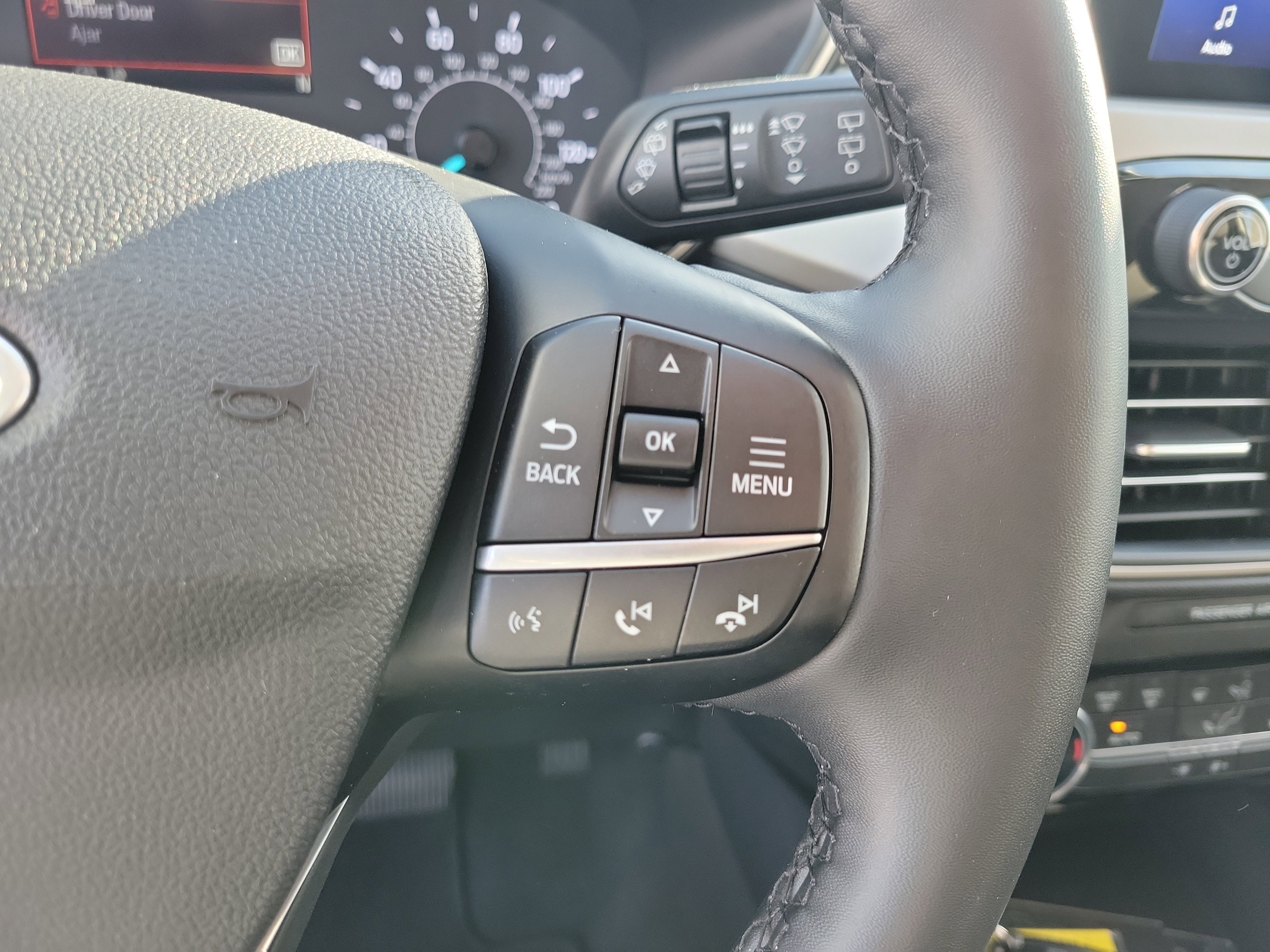 Certified 2022 Ford Escape SE w/ SE Sport Appearance Package FWD image 7