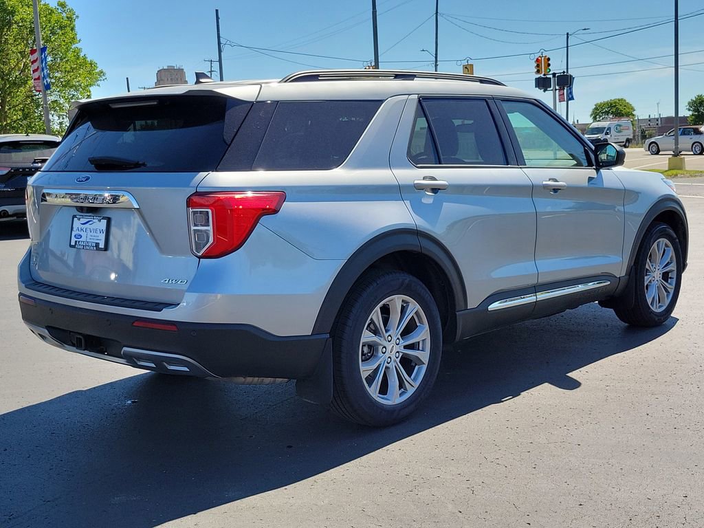 Certified 2023 Ford Explorer XLT w/ Equipment Group 202A AWD/4WD image 3