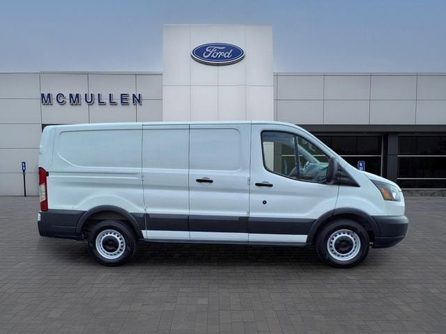 Certified 2017 Ford Transit 150 130 Low Roof RWD image 7