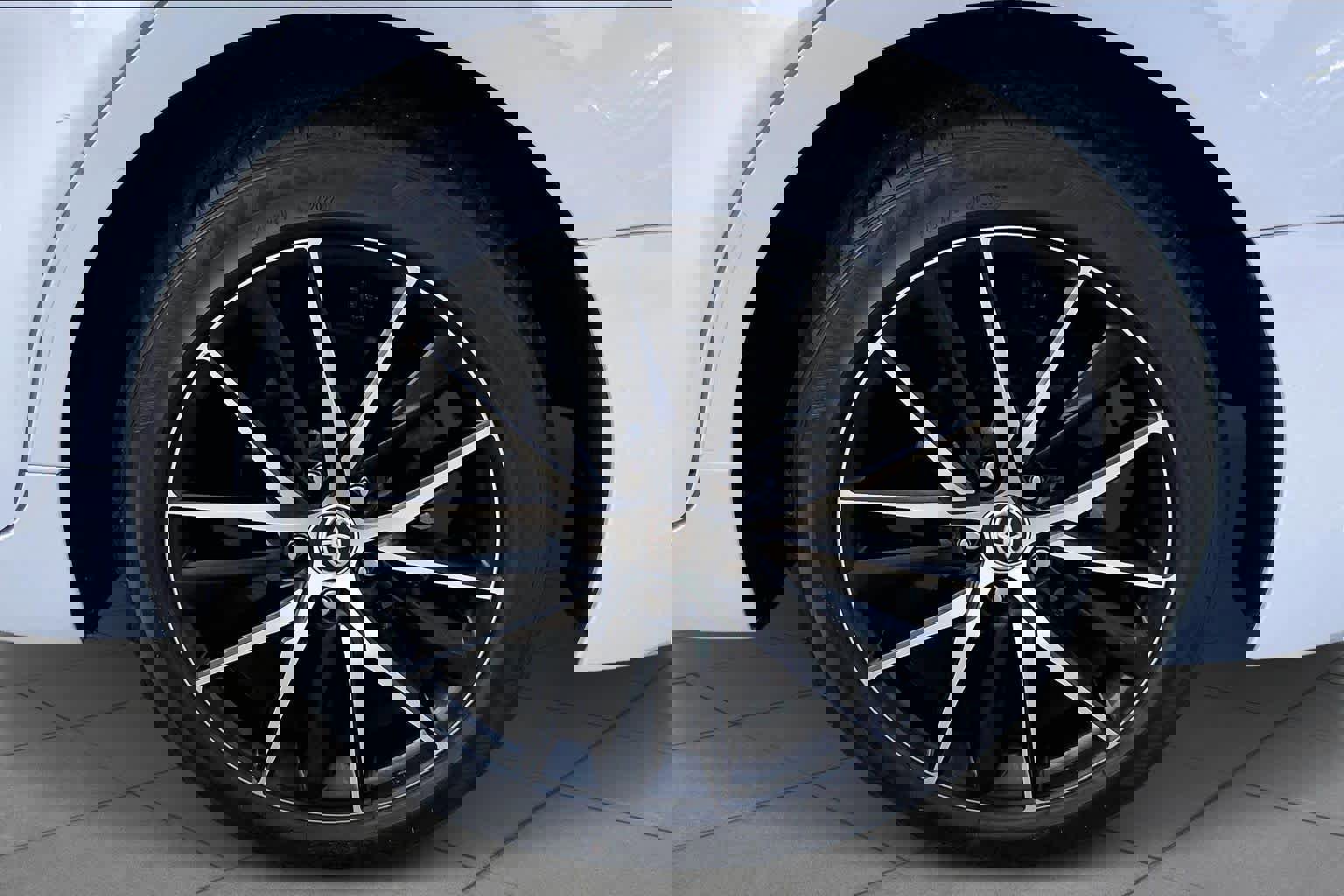 Used 2022 Toyota Camry SE image 11