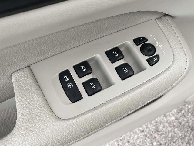 Used 2021 Volvo S60 T5 Momentum w/ Advanced Package image 16