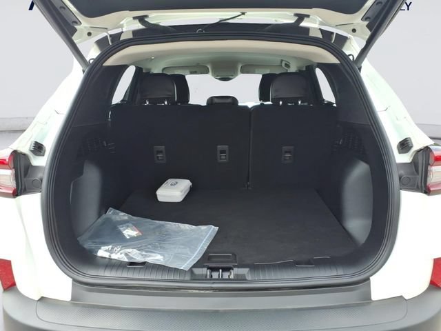 Certified 2025 Ford Escape SE w/ Class II Trailer Tow Package FWD image 8