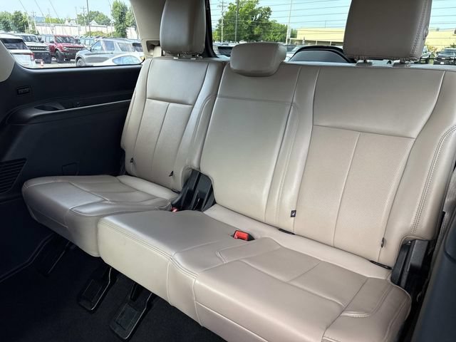 Certified 2024 Ford Expedition XLT RWD image 19