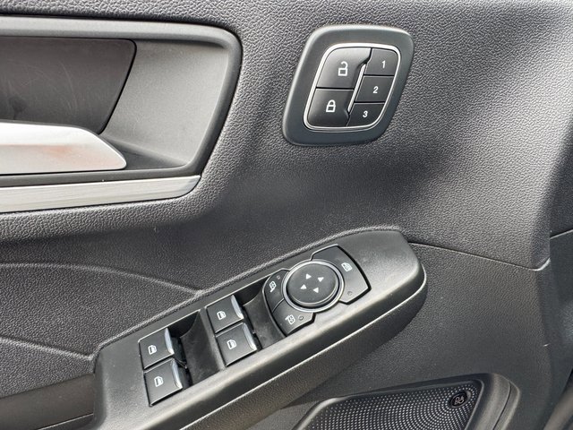 Certified 2025 Ford Escape SE w/ PHEV Premium Package image 16