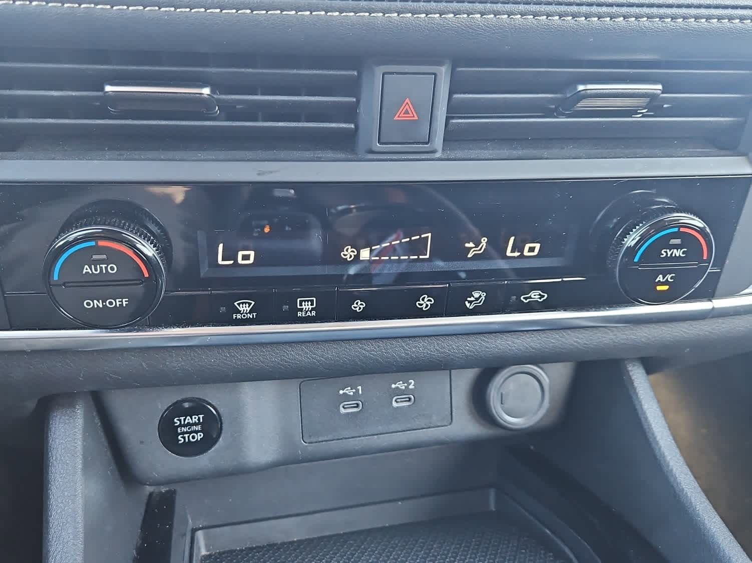 Used 2024 Nissan Rogue SV image 17