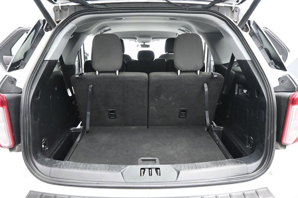 Certified 2021 Ford Explorer XLT RWD image 21