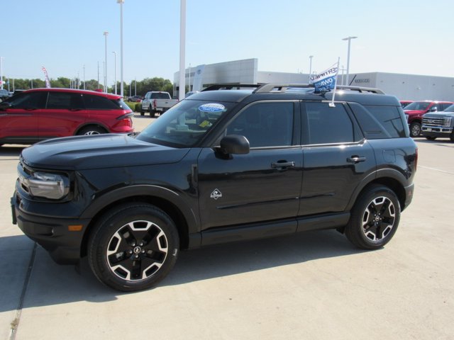 Certified 2023 Ford Bronco Sport Outer Banks w/ Tech Package AWD/4WD image 3