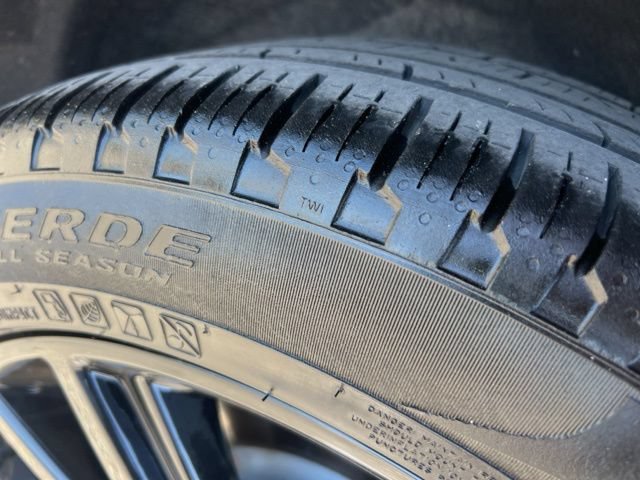 Certified 2024 Ford Edge ST-Line AWD/4WD image 25