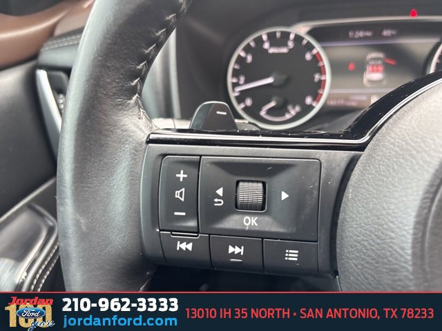 Used 2023 Nissan Rogue SV w/ SV Premium B Package image 17