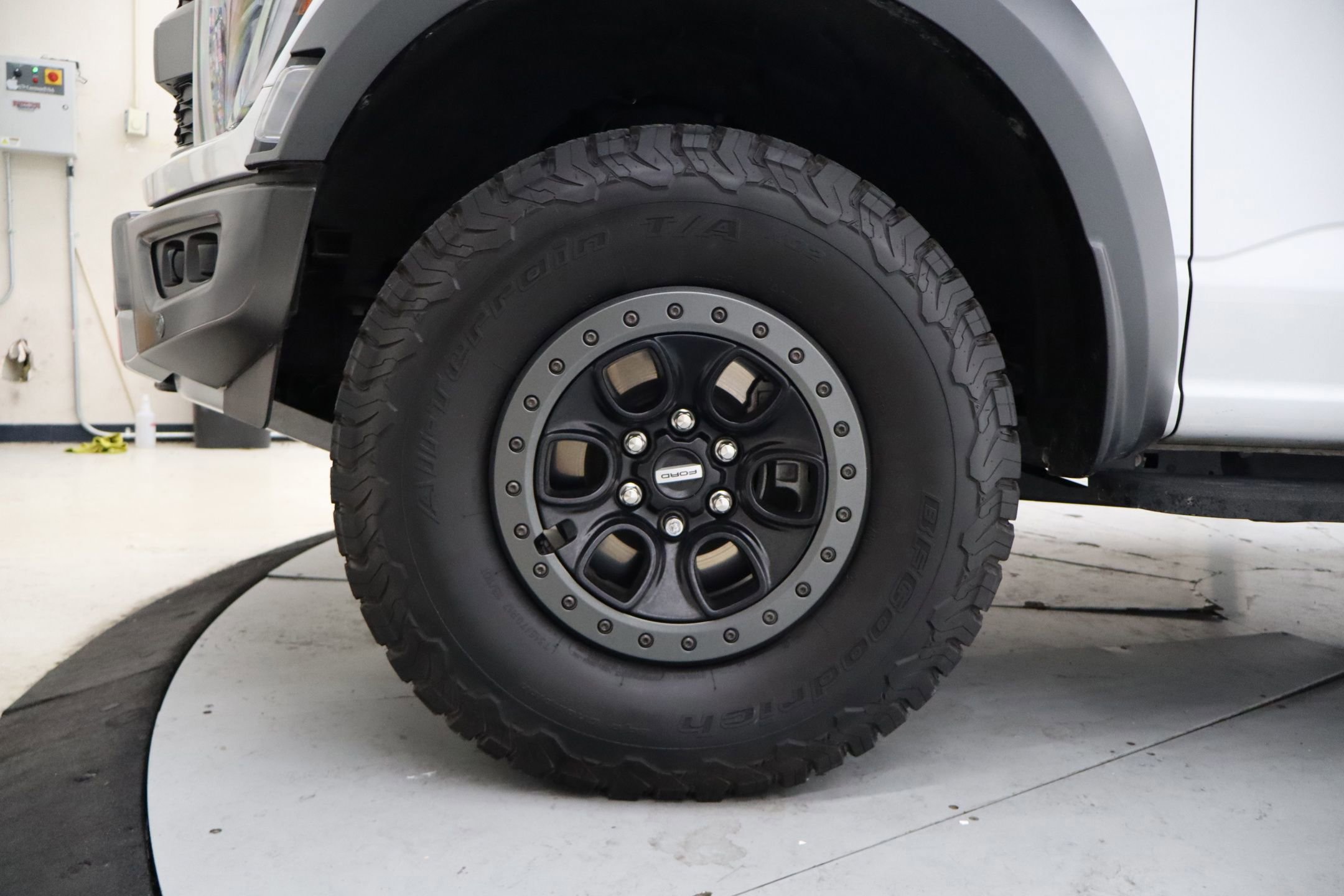 Certified 2022 Ford F150 Raptor w/ Equipment Group 801A High image 16