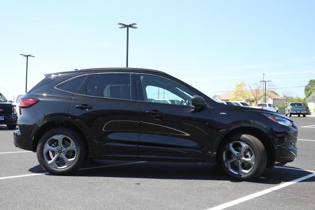 Certified 2023 Ford Escape ST-Line w/ Tech Pack #1 AWD/4WD image 7